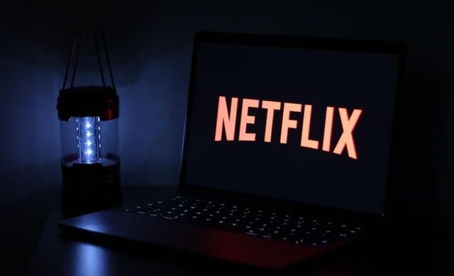 Como reparar el codigo de error de Netflix F7701 1003