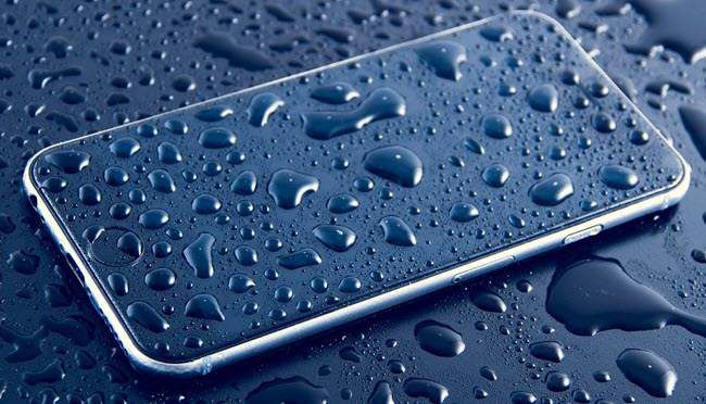 Como reparar o reparar un telefono inteligente danado por agua