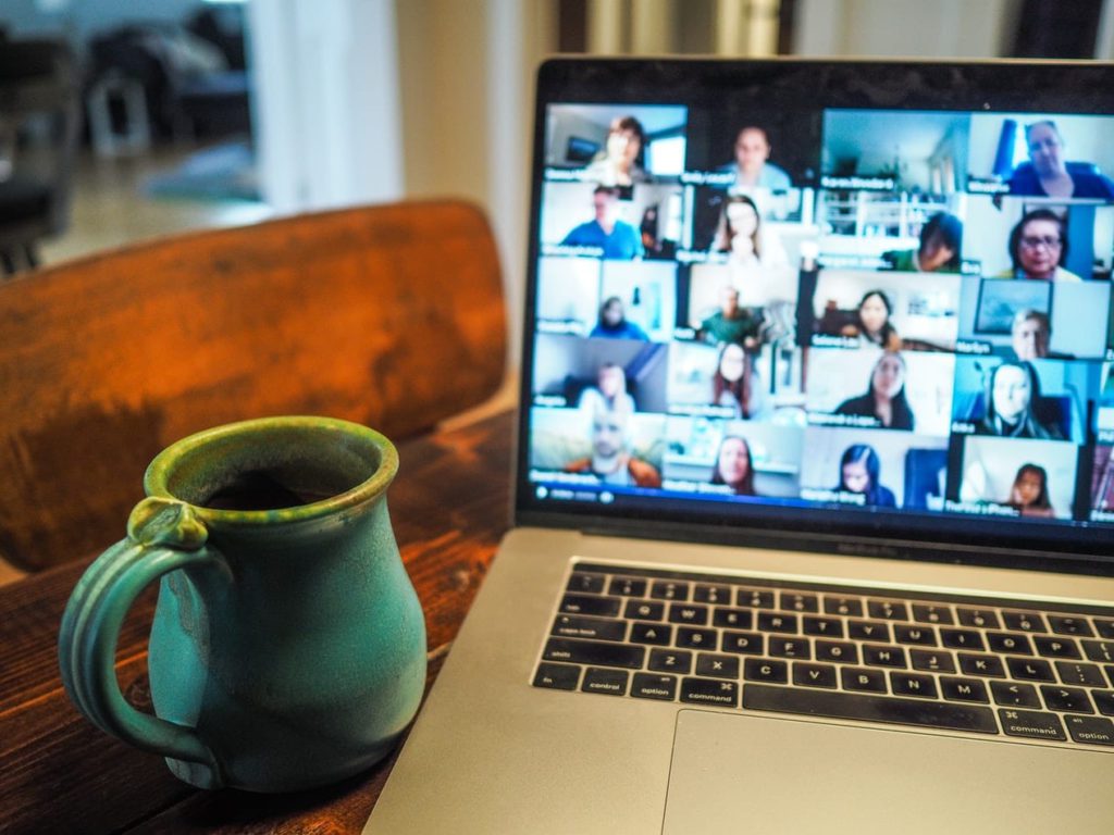 Cómo invitar a usuarios a Google Duo