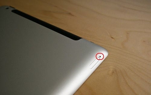Orificio de expulsión de la SIM del iPad