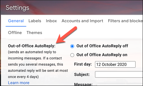 El área de configuración del Respondedor de vacaciones de Gmail, titulada "Respuesta automática fuera de la oficina" en una cuenta de Gmail del Reino Unido