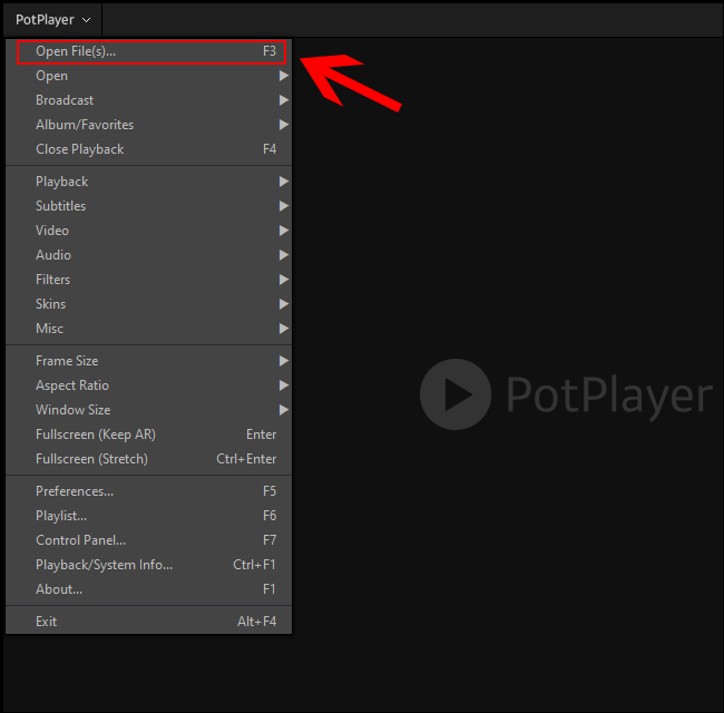 En PotPlayer, haga clic derecho en la interfaz y luego haga clic en Abrir archivos