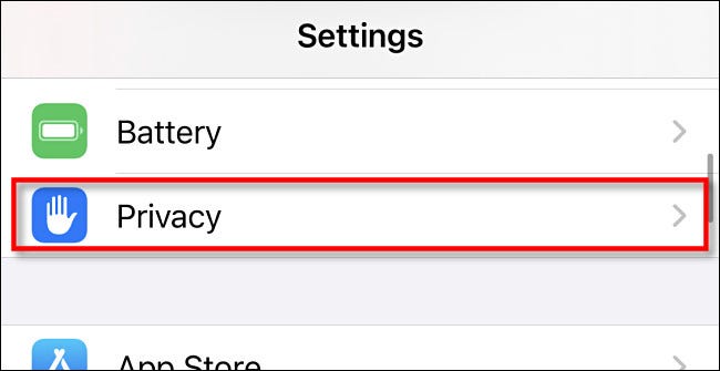 En la configuración de iPhone, toque "Intimidad."