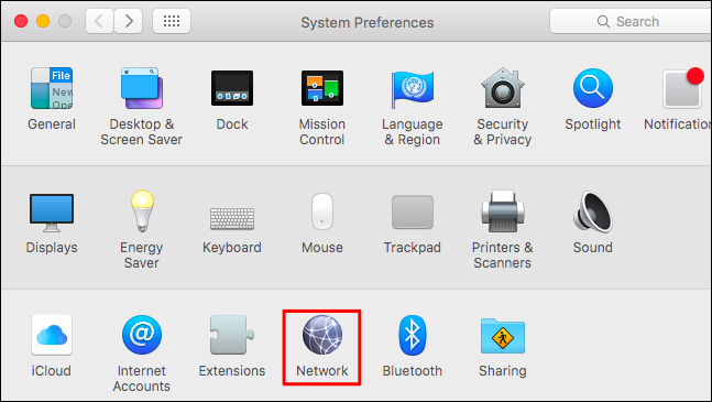 Abra Preferencias del sistema en su Mac y elija el "La red" opción