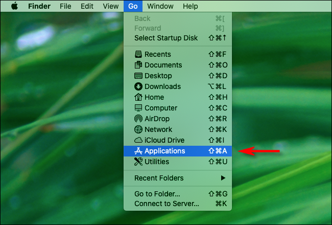 Haga clic en "Ir" en el Finder y seleccione "Aplicaciones."