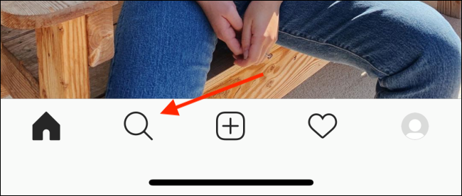 Toque el botón Buscar en Instagram para abrir la página Explorar