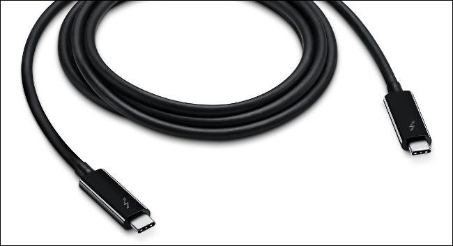 Un cable Thunderbolt 3.