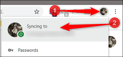 Haga clic en su foto de perfil, luego haga clic en "Sincronización con"