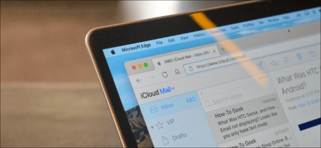 Usuario de Apple que usa iCloud Mail en un navegador de terceros