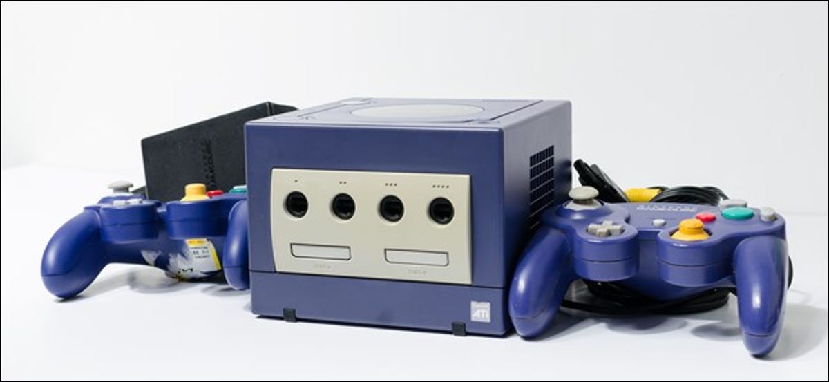 GameCube y controladores