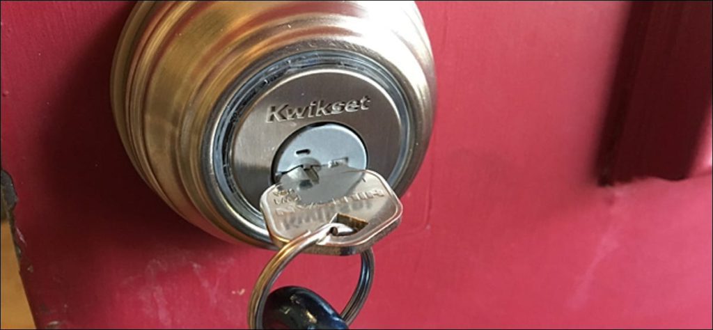 Cómo volver a conectar su cerradura Kwikset SmartKey a su llave anterior