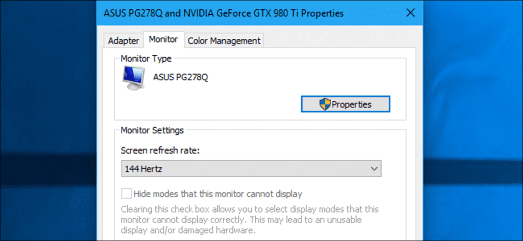 ¿Qué es la frecuencia de actualización de un monitor y cómo la cambio?