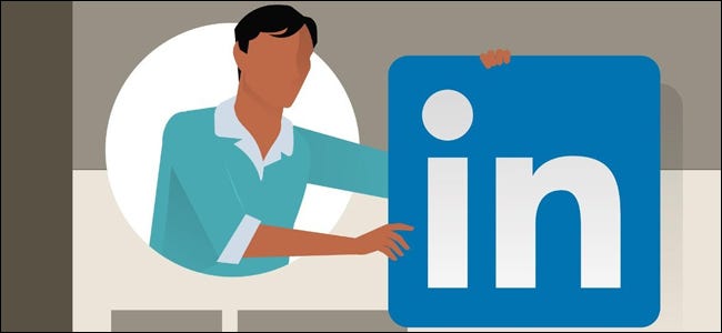 Hombre de LinkedIn con logo