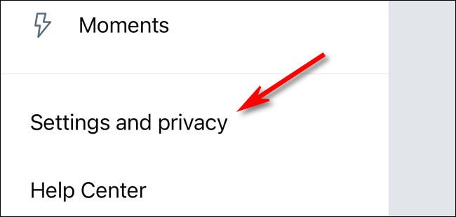 En la aplicación de Twitter, toque "Configuración y privacidad"
