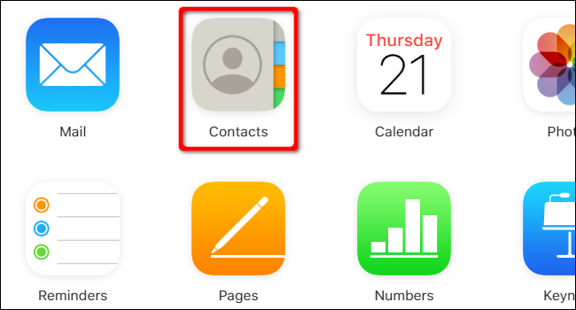 Haga clic en "Contactos" en el sitio de iCloud.