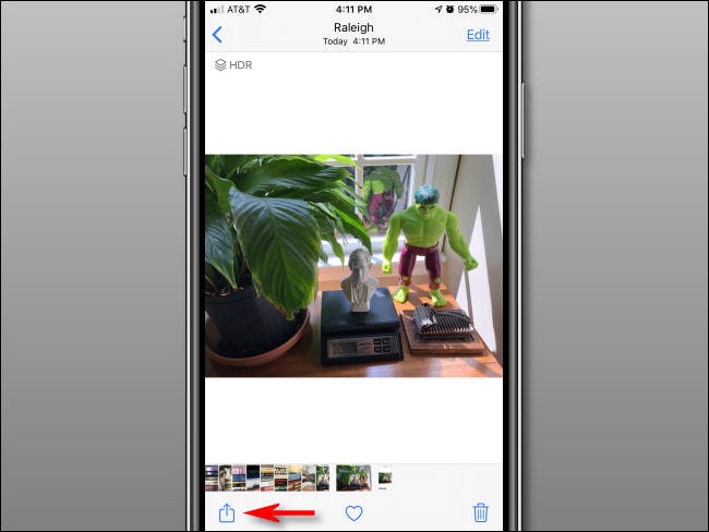 Toque el botón Compartir en la aplicación Fotos.