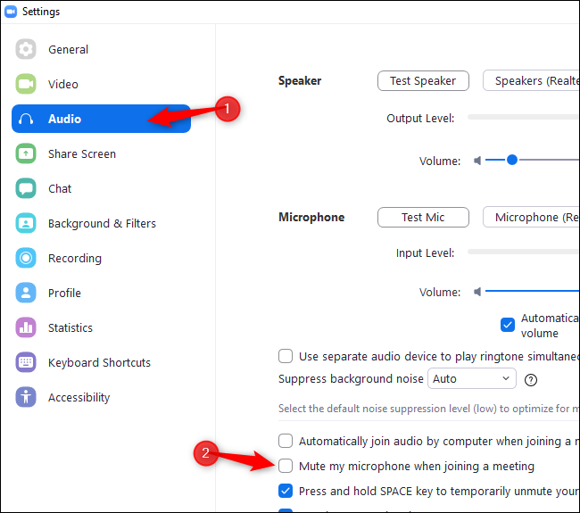 Para seleccionar "audio" y activar "Silenciar mi micrófono cuando estoy en una reunión" en la configuración de zoom