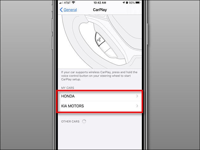 Toque la marca del vehículo que desea configurar.  dentro "CarPlay."