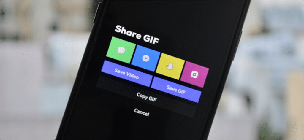 El menú Compartir GIF en la aplicación GIPHY en un iPhone.