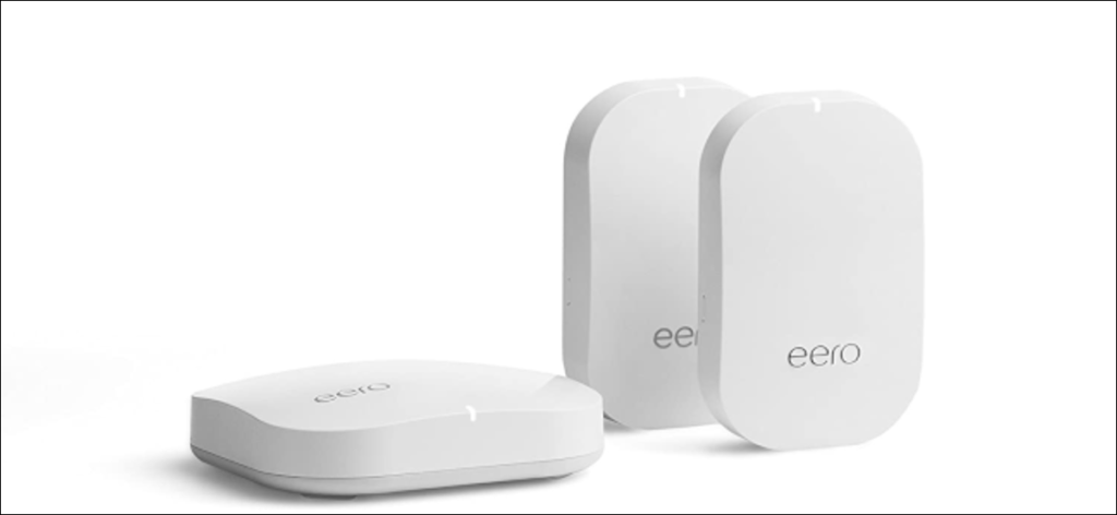 Tres dispositivos Wi-Fi en malla Amazon Eero