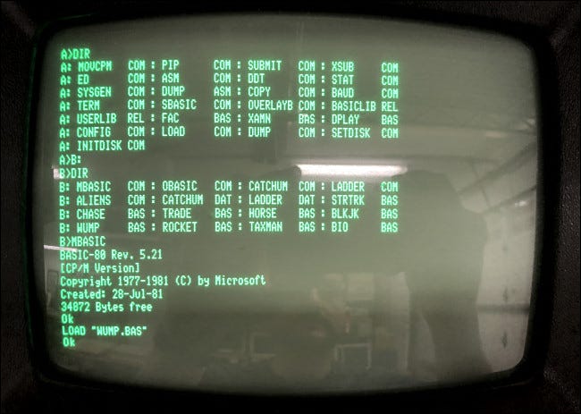 CP / M y BASIC ejecutándose en una computadora Kaypro II.