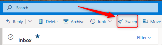 La opción Escanear de la barra de herramientas de Outlook.