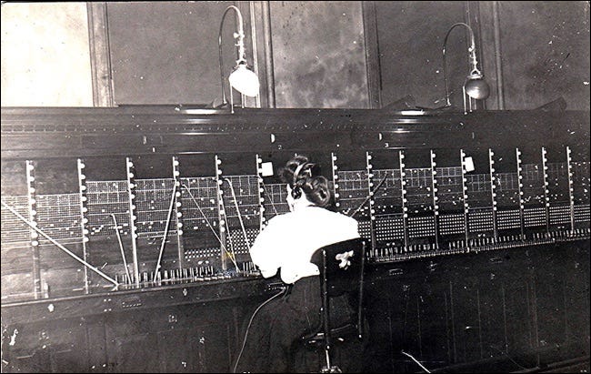 operador telefónico en 1908
