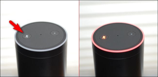 Usando el botón de silencio en un Amazon Echo.