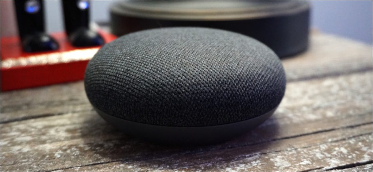 Un altavoz de Google Home.