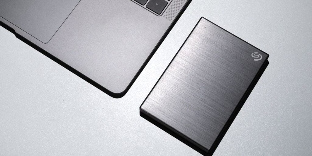 Hdd Vs Ssd Vs Flash Drive Feat