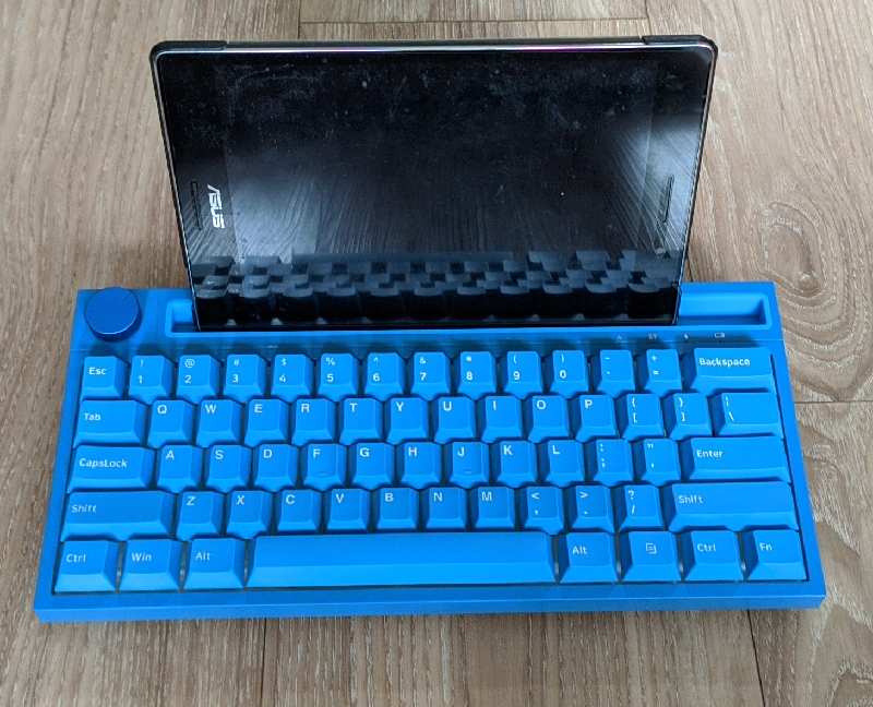 Teclado Ajazz Kt620 con tableta