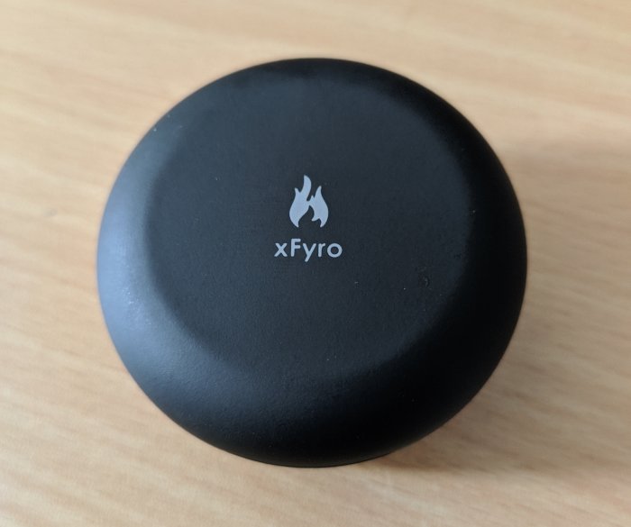 Estuche redondo para auriculares Xfyro Aria