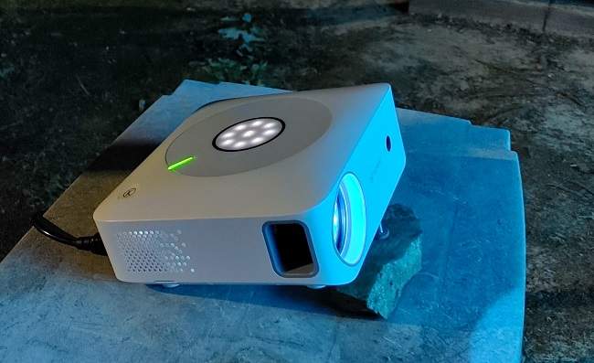 Revisión del proyector Vankyo Leisure 530w en el exterior