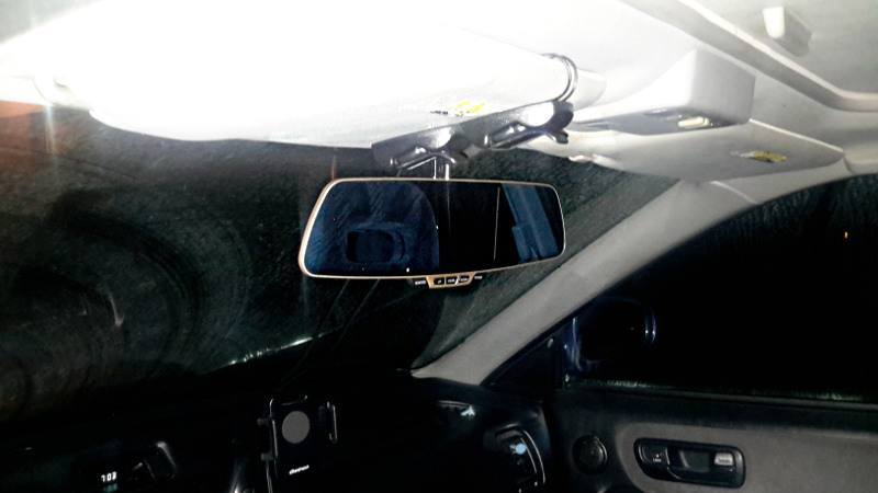 zeroedge-retrovisor-camara-dentro-coche-apagado