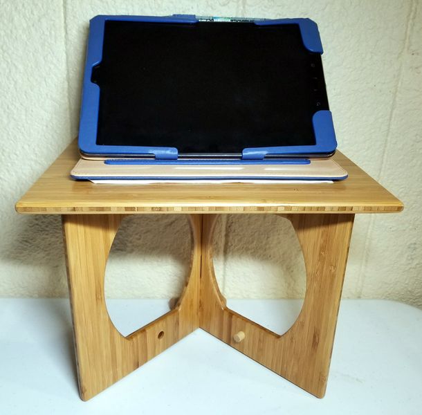 standstand-using-tablet