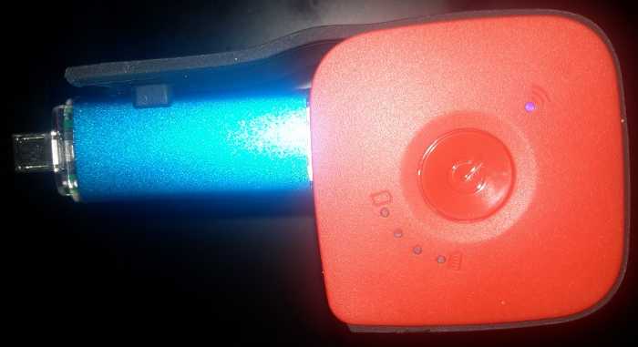 Unidad flash USB conectada al TripMate SITH.
