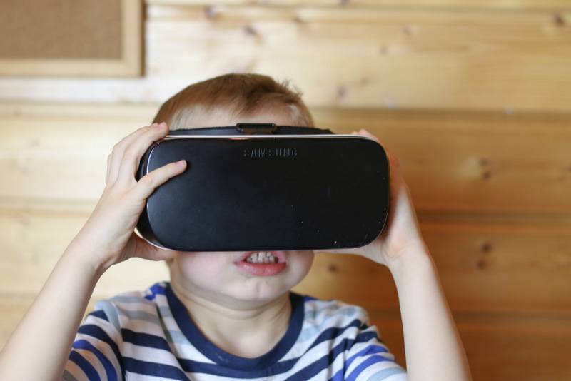 casco-de-realidad-virtual-usos-cuentos-antes-de-dormir