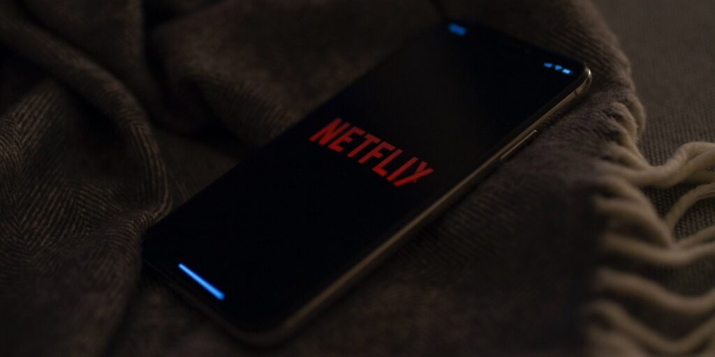 Download Netflix Content Offline Featured