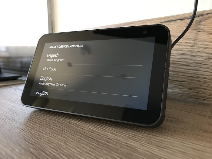 El primer paso es configurar su dispositivo Amazon Echo Show.