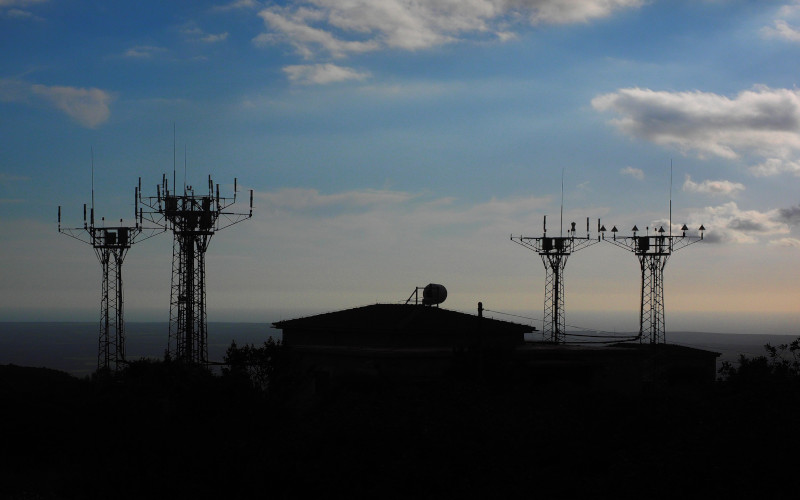 banda-71-cell-tower