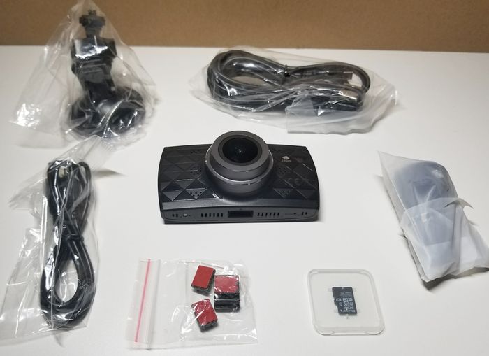 Contenido de la caja de la z3-plus-dash-cam