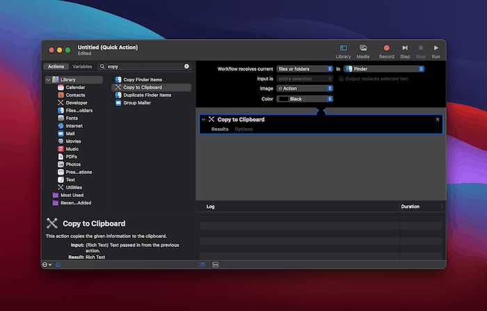 Arrastrando la opción Copiar al portapapeles al área de flujo de trabajo en Automator.