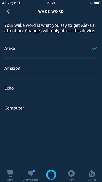 Puede elegir entre las siguientes palabras de activación: Alexa, Amazon, Echo y Computer.